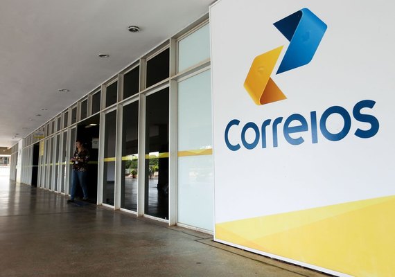 Saúde anuncia vacina para bancários e trabalhadores dos Correios