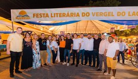 Prefeito JHC prestigia Festa Literária do Vergel do Lago