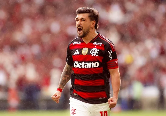 Flamengo vence no Maracanã, mas Palmeiras segue líder pelo número de vitórias