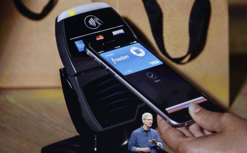 Apple negocia lançar serviço de transferência de dinheiro, diz site