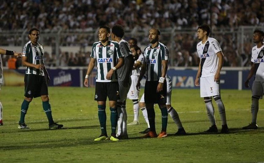 Ponte Preta vence Coritiba e entra no G4 em momento decisivo