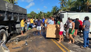 Pelo menos 10 vítimas do acidente entre micro-ônibus e carreta já receberam alta médica