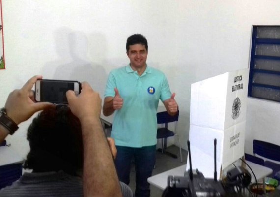 Confiante na reeleição, Rui ressalta que pesquisas confirmam favoritismo