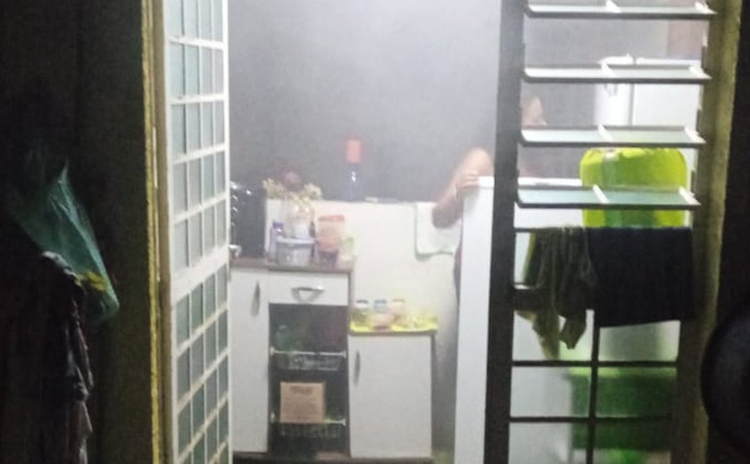Incêndio: mulher embriagada esquece panelas no fogo e militares evitam tragédia em Boca da Mata