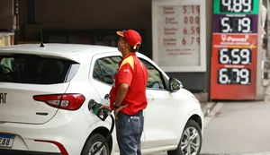 Aumento de etanol na gasolina divide opiniões sobre impacto em carros