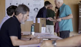 Eleitores argentinos no Brasil votam por defesa da democracia