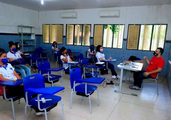 Maior concurso da história da Educação abre portas para 3 mil novos professores em AL