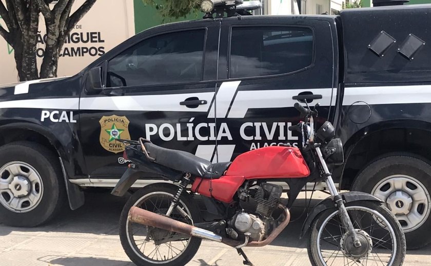 PC prende acusado de roubo e recupera motocicleta furtada