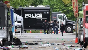 Homem joga carro contra dezenas de pessoas no Canadá; 11 morreram