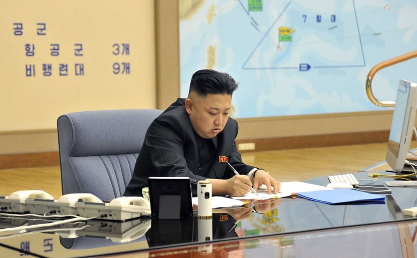Líder da Coreia do Norte, Kim Jong-un é reeleito pelo Parlamento