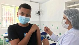 Confira novo cronograma de vacinação contra a Covid-19 nas escolas de Maceió
