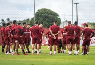 CRB finaliza preparação e embarca para duelo contra o Atlético Goianiense