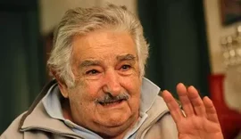 Ex-presidente uruguaio José Mujica anuncia tumor no esôfago