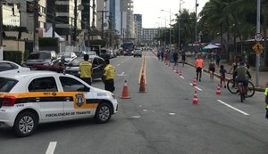 Avenidas da orla de Maceió têm trânsito interditado