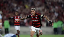 Carrascal decide e Flamengo fica em vantagem na semi da Libertadores