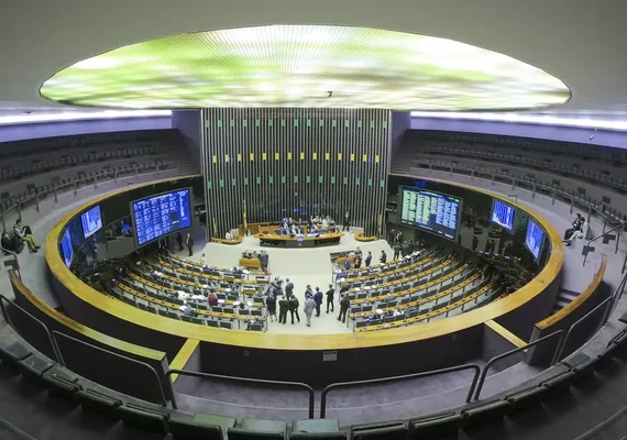 Parlamentares criticam e comemoram prisão preventiva de Bolsonaro