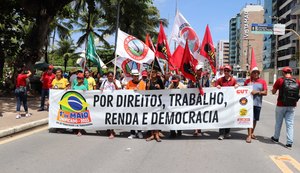 Em Maceió,  Dia do Trabalhador é marcado por ato cobrando melhores condições de trabalho