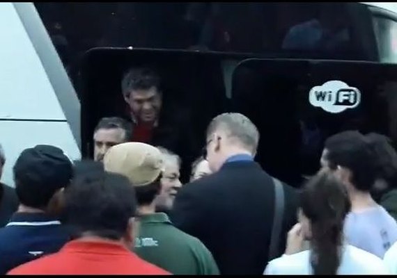 Vídeo: Polícia Civil se engana sobre presença de Lula em ônibus