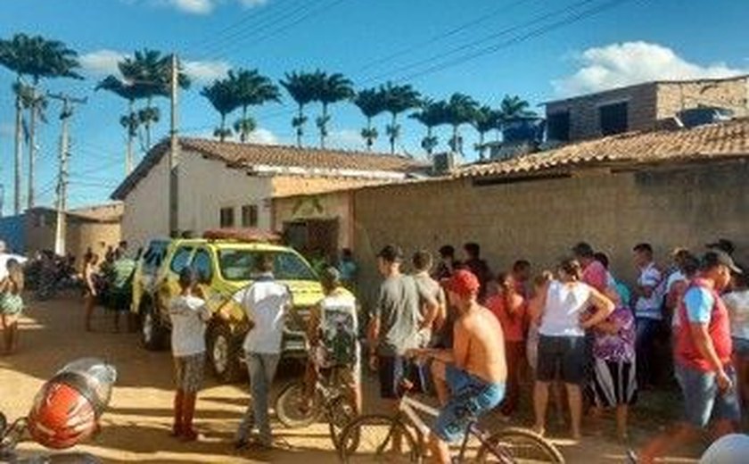 Adolescente é morto a tiros na porta de escola, em Arapiraca