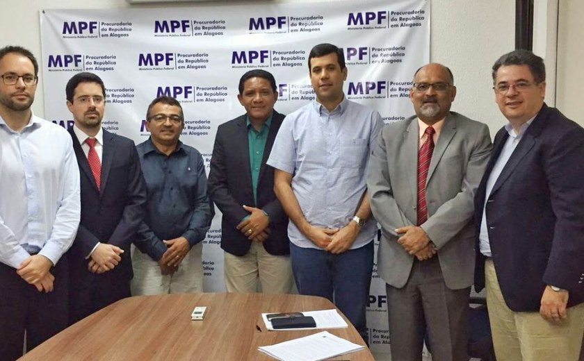 MPF firma acordo e 6 municípios de Sertão e Agreste vão aplicar Fundef na educação