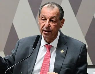Relator da CCJ rejeita emendas da oposição que buscavam manter a escala 6x1