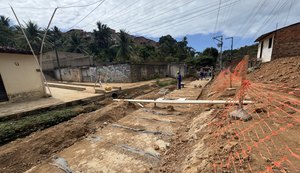Moradores da Grota do Ipanema, no Feitosa, celebram avanço das obras de drenagem
