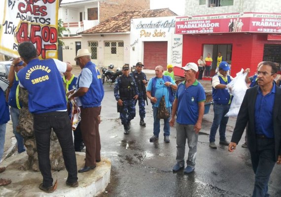 Secretaria municipal realiza ação de reordenamento na Rua Cabo Reis
