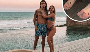 Hospedado na Barra de São Miguel, Whindersson Nunes se assusta com óleo nas praias