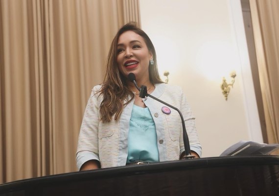 Advogada Andréia Feitosa Apresenta Artigo Científico no XII Fórum Jurídico de Lisboa