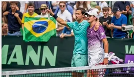 João Fonseca fica com o vice na chave de duplas do ATP 500 de Halle