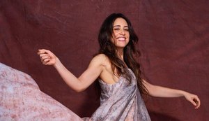 Roberta Sá lança Giro no Teatro Deodoro