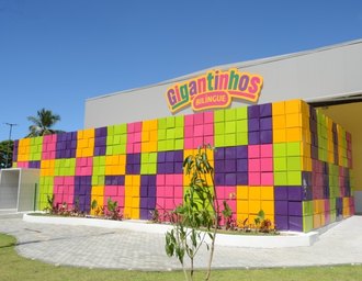 Marisqueira comemora filhos no Gigantinhos e sonha com futuro diferente para a família