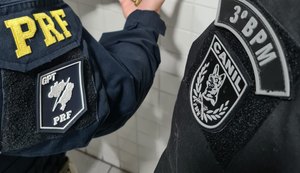 PRF e PM prendem homem por porte ilegal de arma de fogo, em Canapi