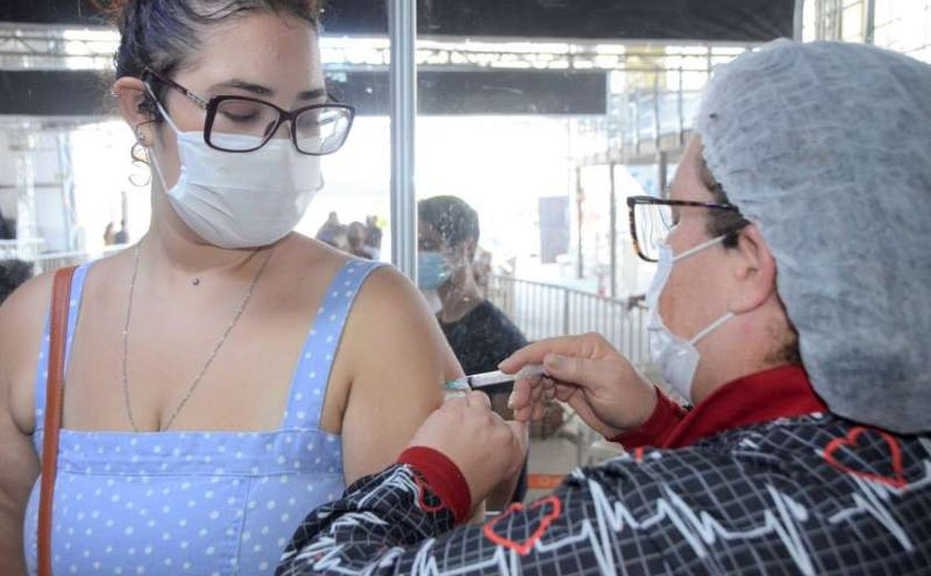 Alagoas já vacinou quase 65% dos adolescentes com a 1ª dose do imunizante contra Covid-19