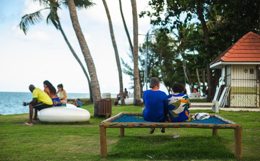 Áreas de convivência na orla encantam e atraem maceioenses e turistas