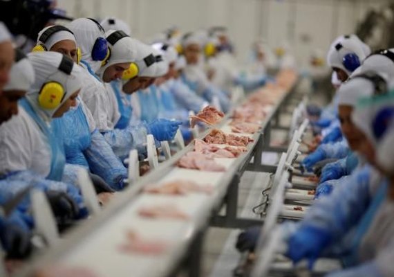 Ministério interdita dois frigoríficos alvos da Carne Fraca