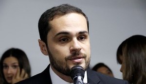 Ayres autoriza pagamento a empresas que passaram por requisição administrativa