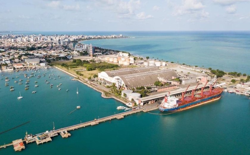 Braskem importa areia para tampar minas em Maceió