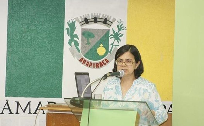 Gilvania Barros pede que Saúde de Arapiraca disponibilize médicos geriatras