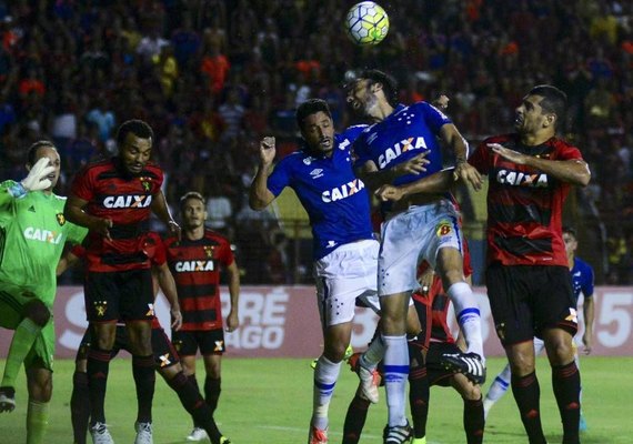 Cruzeiro vence o Sport em plena Ilha do Retiro e se garante na Série A