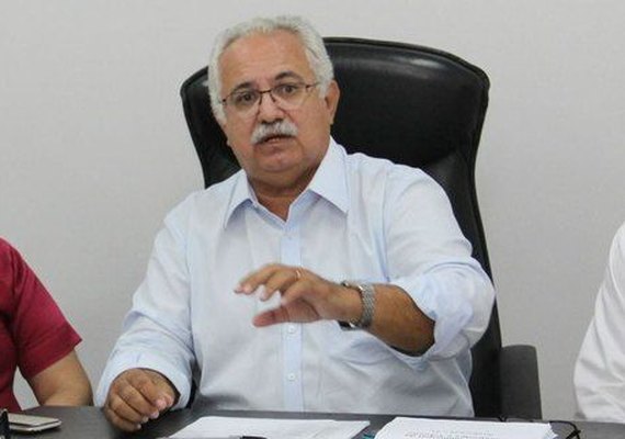 Rogério Teófilo sinaliza aliança com ex-prefeita Célia Rocha