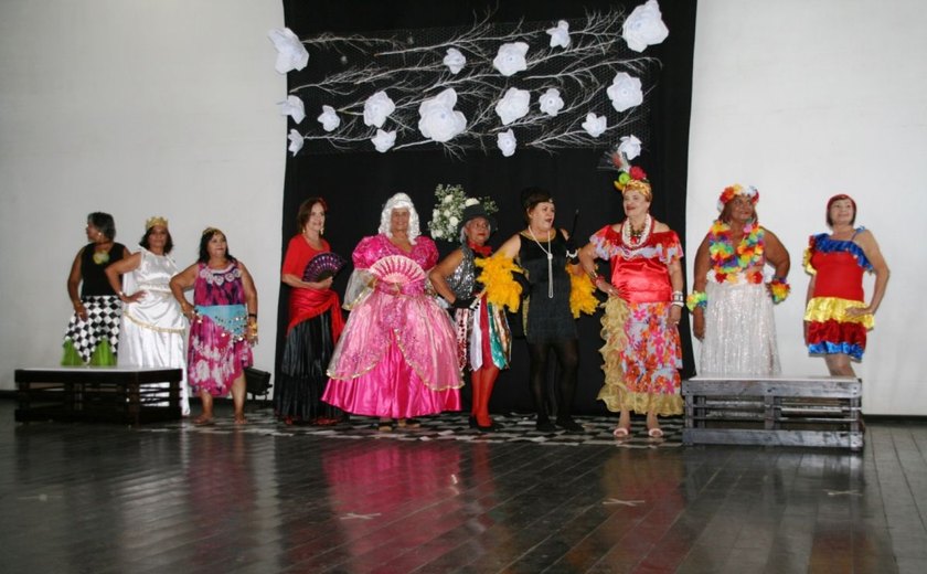 Sesc realiza desfile 'O Charme e a Beleza da Pessoa Idosa'