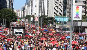 Parada do Orgulho LGBT une luta por políticas e festa na Avenida Paulista