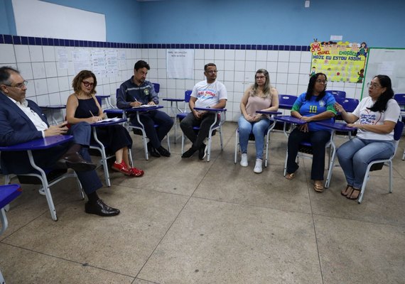 MP/AL e MPF verificam situação da EJA em escola estadual do Vergel, em Maceió