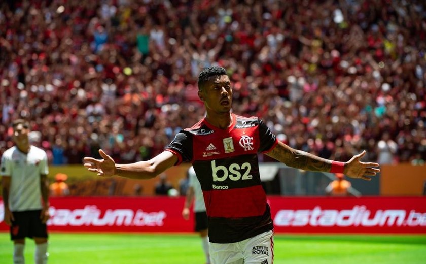 Flamengo vence Athletico e conquista Supercopa do Brasil