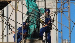 Cor da Estátua da Liberdade é trocada mais uma vez