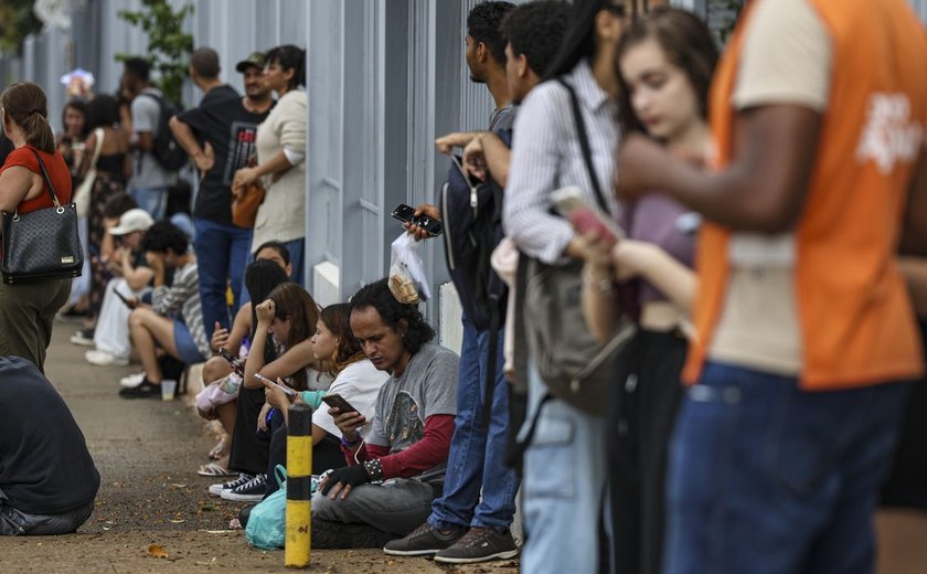 Candidatos enfrentam segundo dia de provas neste domingo