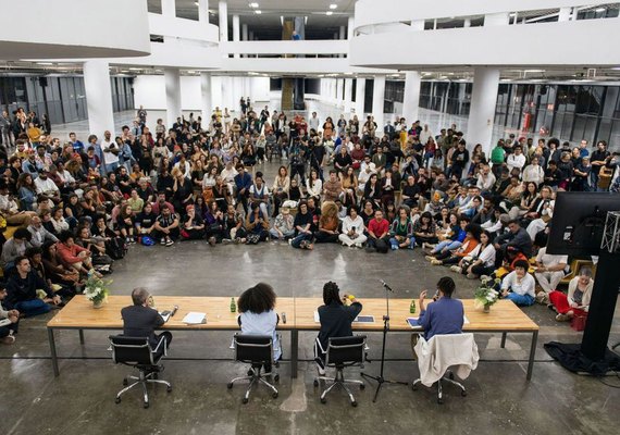 Bienal de SP será poética, enigmática e performativa, dizem curadores