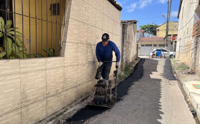 Operação Tapa-Buraco atende 35 bairros e realiza 784 intervenções em fevereiro