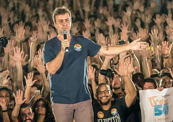 Polícia intercepta plano de milícia para matar Marcelo Freixo, diz jornal